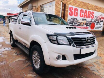 2013 Toyota Hilux 3.0D-4D Xtra cab Raider Dakar edition